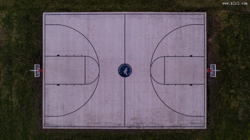 航拍角度下的篮球场图片大全