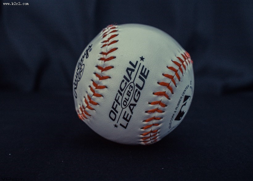 棒球和棒球棍图片