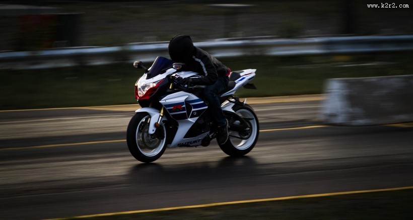 酷炫的摩托车比赛图片