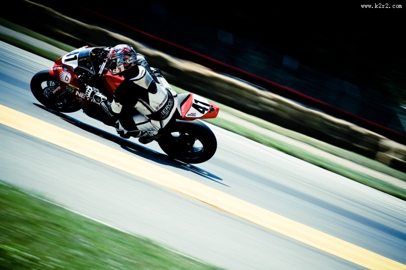 酷炫的摩托车比赛图片