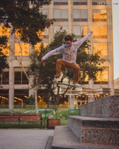 玩滑板的人图片大全