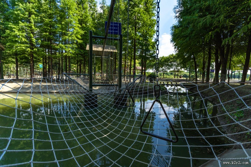 障碍训练场地图片