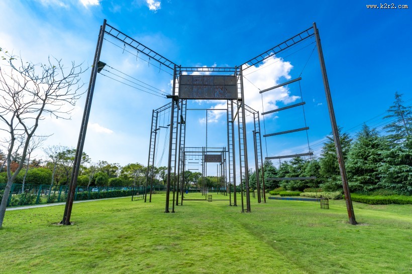 障碍训练场地图片