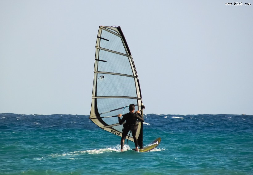 趣味十足的帆板运动图片