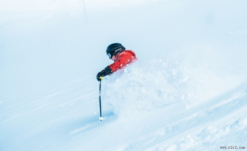 高山滑雪运动图片