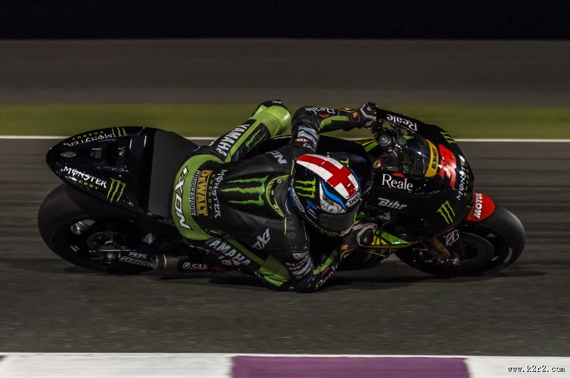 摩托车赛车比赛转弯瞬间抓拍图片