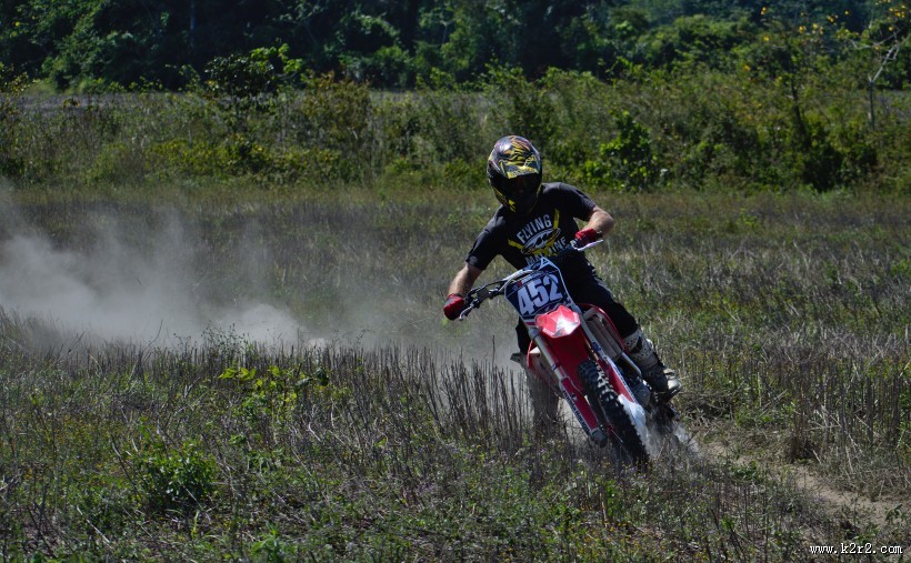 越野摩托车比赛图片