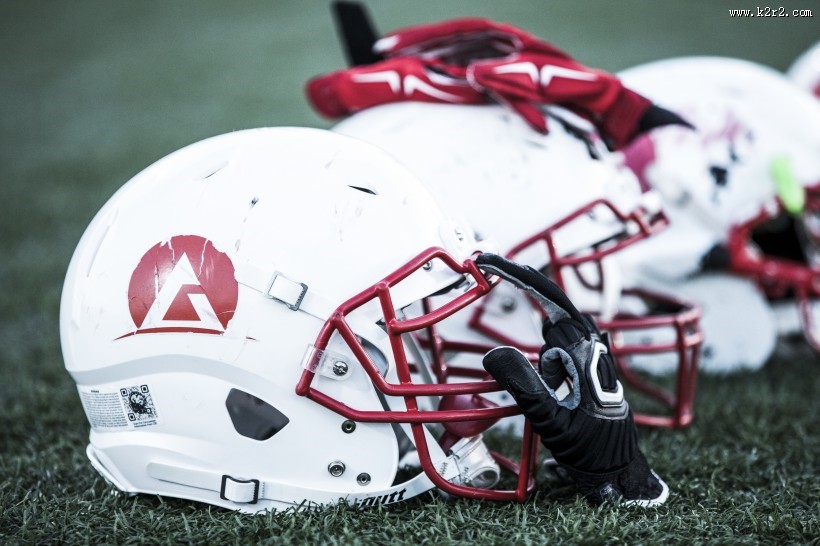 橄榄球运动员头盔图片大全