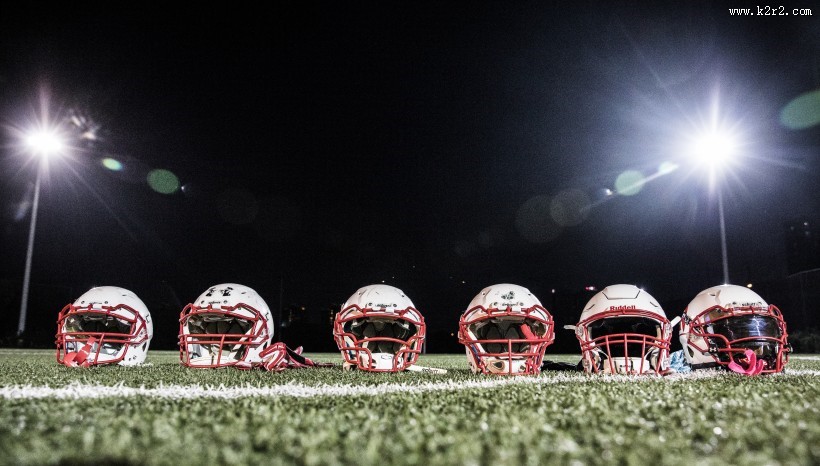 橄榄球运动员头盔图片大全