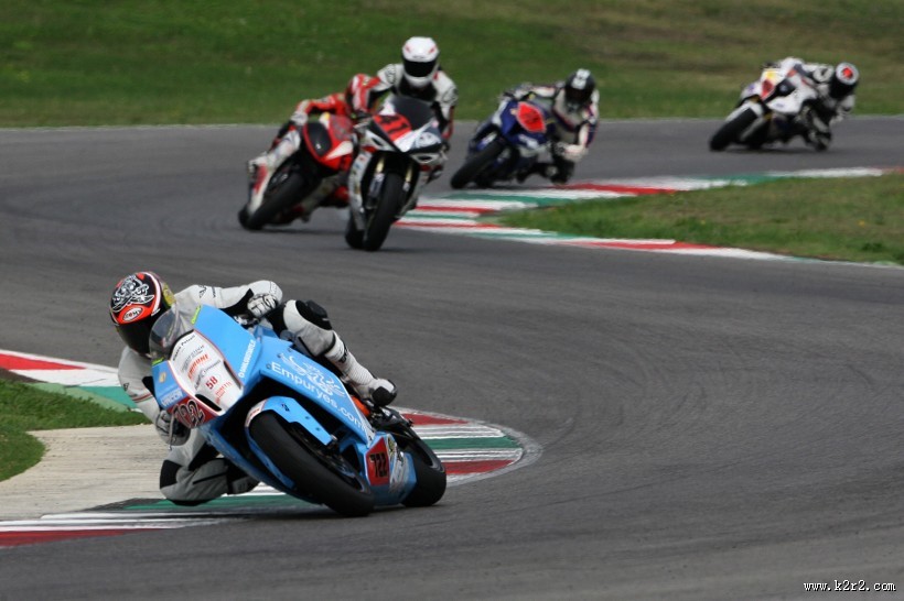 摩托车比赛图片