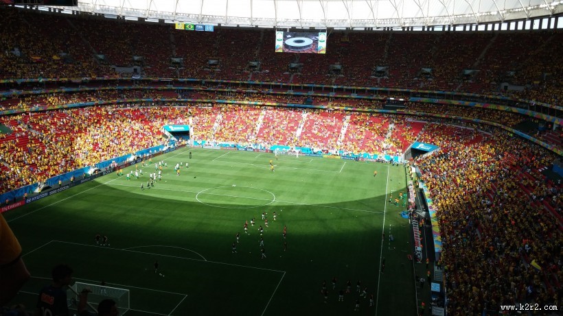 铺设绿色草皮的体育场图片大全
