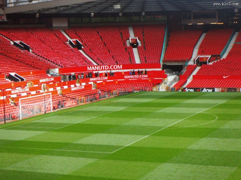 铺设绿色草皮的体育场图片大全