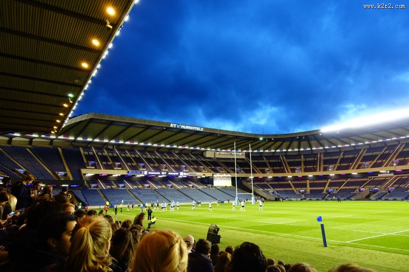 观众爆满的体育场图片