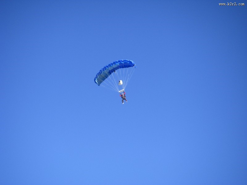 有挑战性的滑翔伞运动图片大全