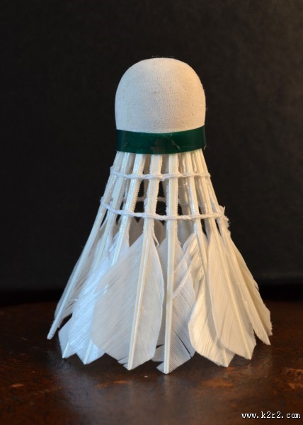 轻盈的羽毛球图片