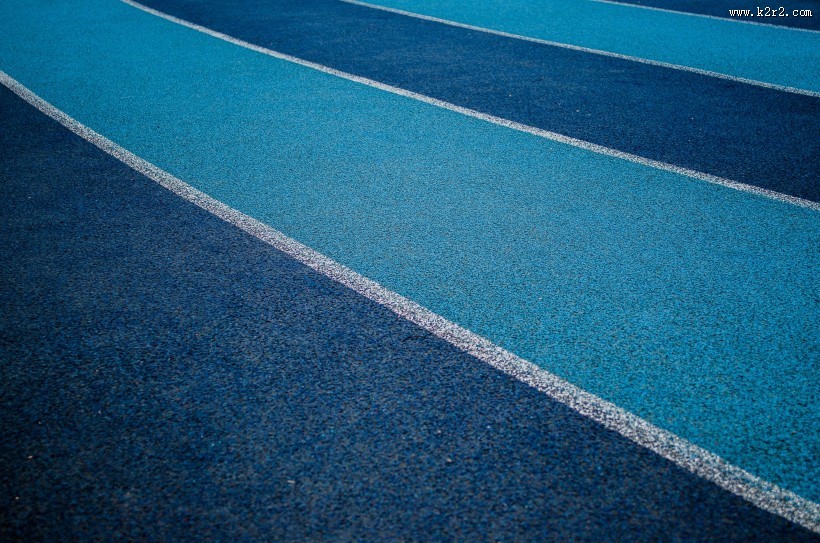 平整的塑胶跑道图片