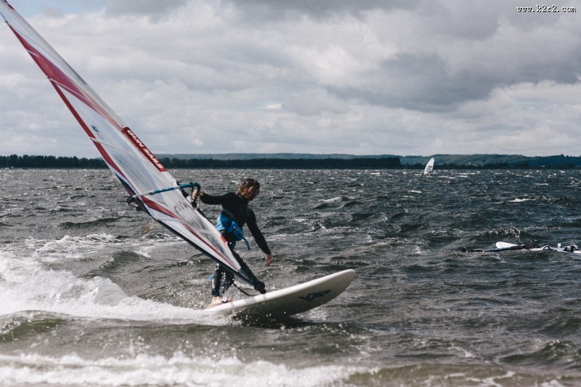 海边的海上运动图片