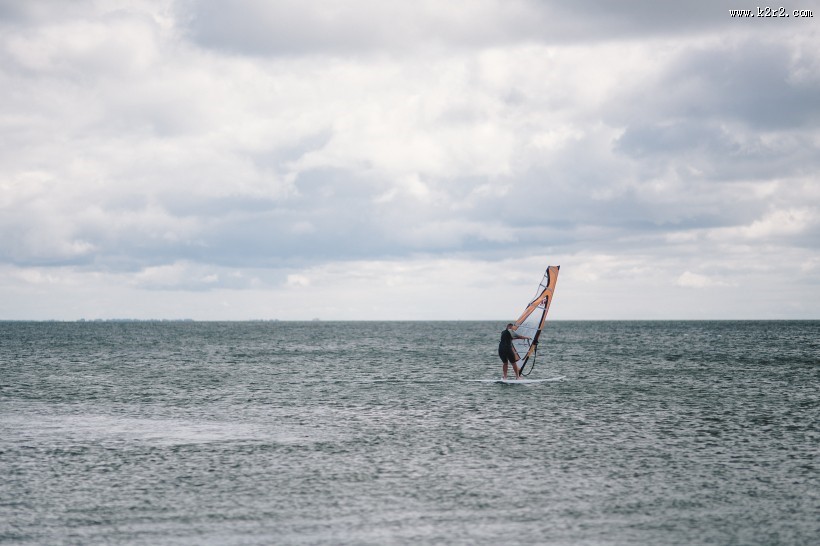 海边的海上运动图片