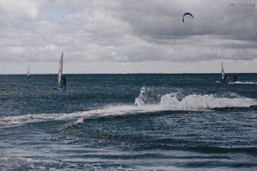 海边的海上运动图片