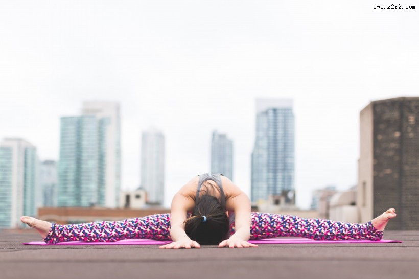 一套瑜伽动作图片大全