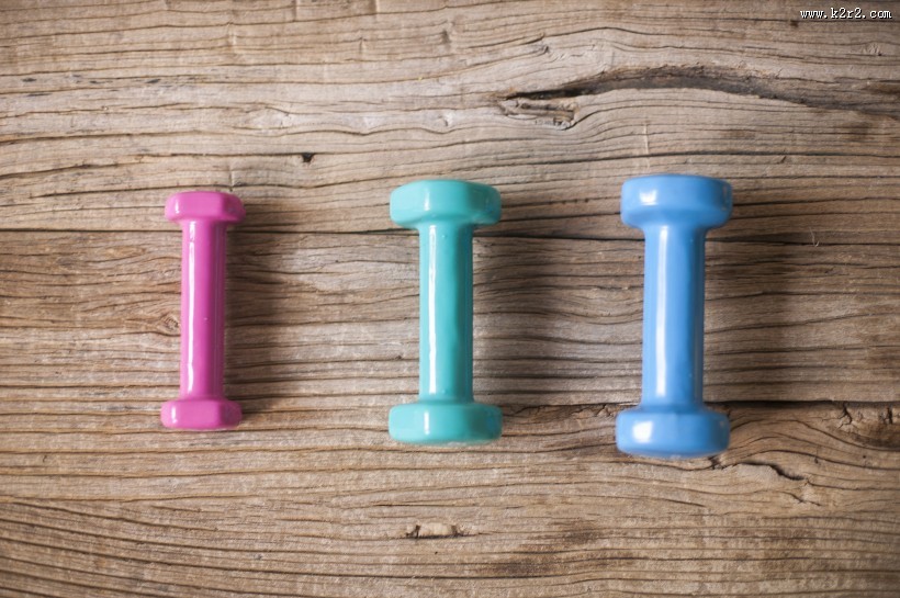健身器材哑铃图片