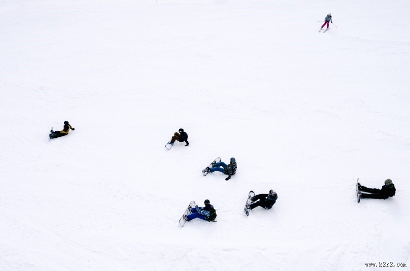 危险刺激的滑雪运动图片大全