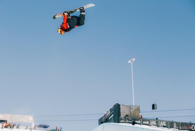 危险刺激的滑雪运动图片大全