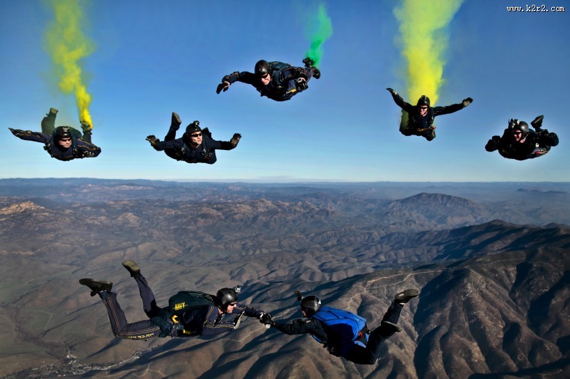 勇猛的空降兵图片