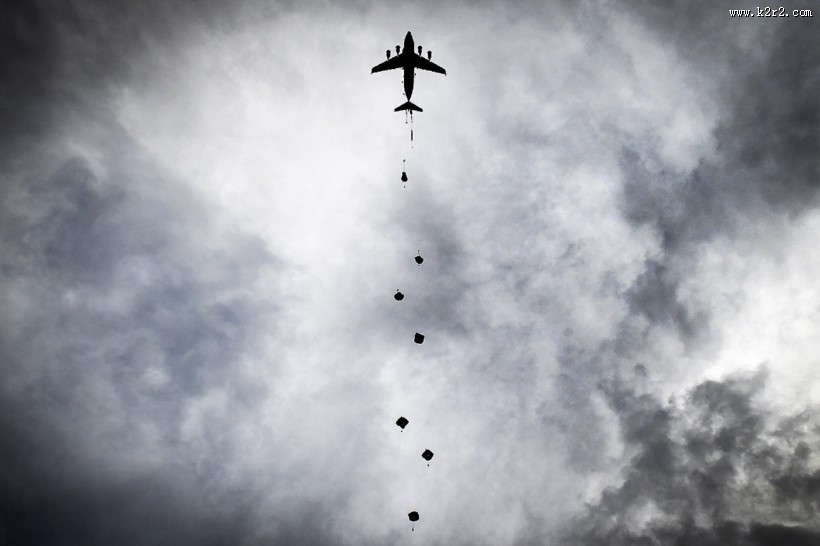 勇猛的空降兵图片