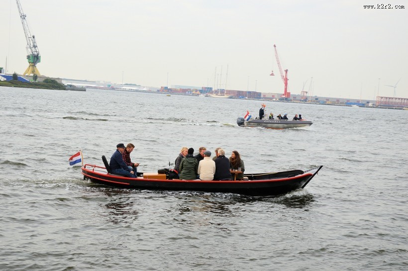 划船水上运动图片