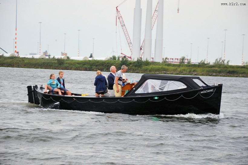 划船水上运动图片