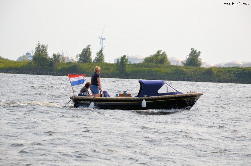 划船水上运动图片