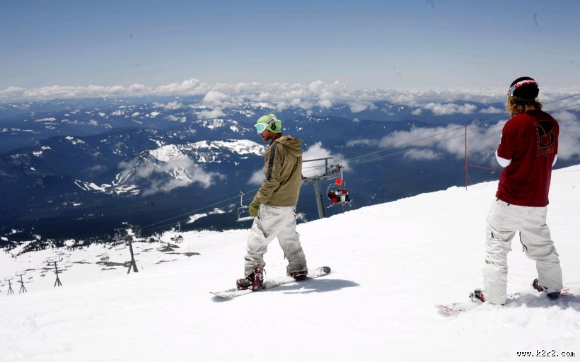 滑板滑雪极限运动图片
