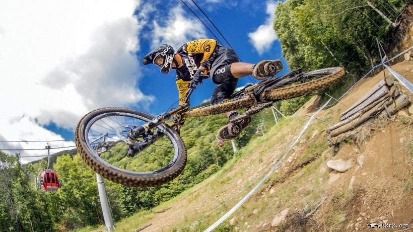 山地自行车赛图片