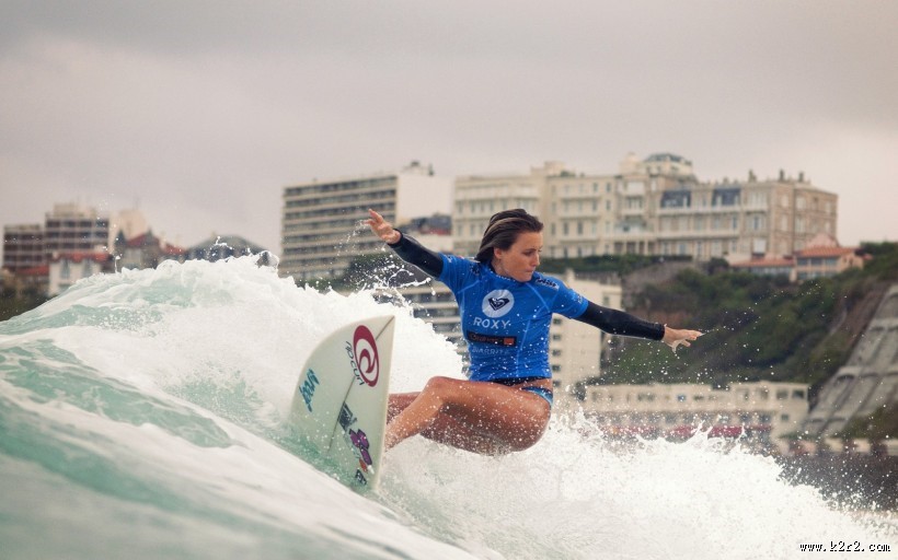 冲浪美女图片