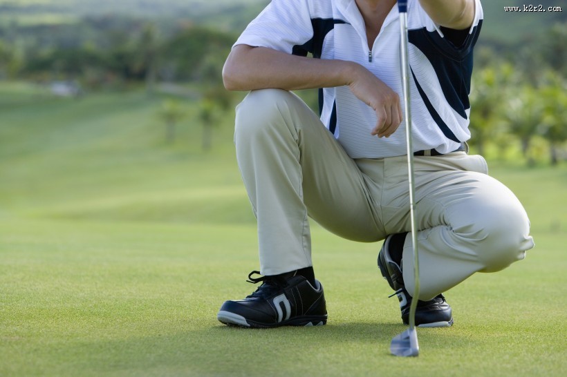 打高尔夫男性图片