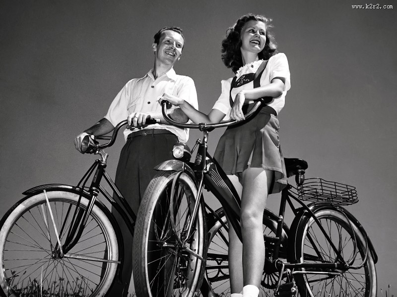 黑白系户外运动图片