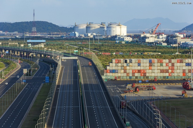 码头上的集装箱图片