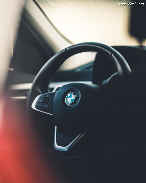 汽车方向盘的图片