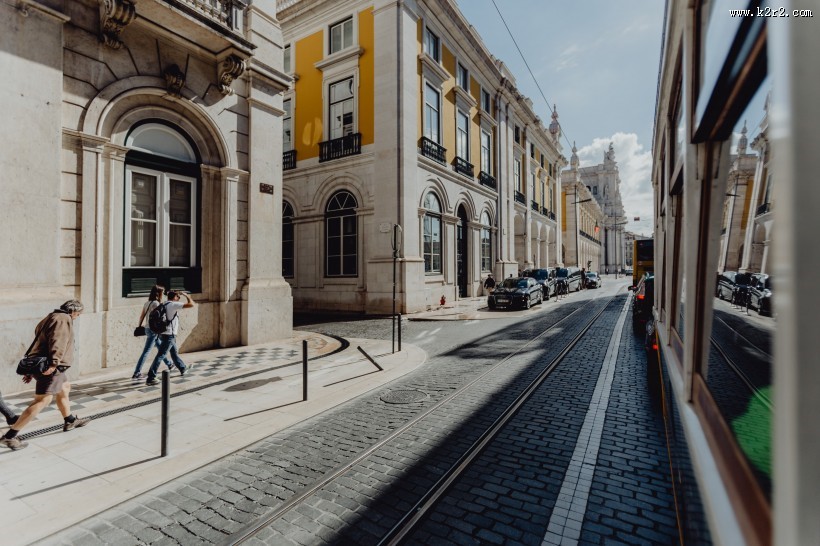 黄色古董电车的图片