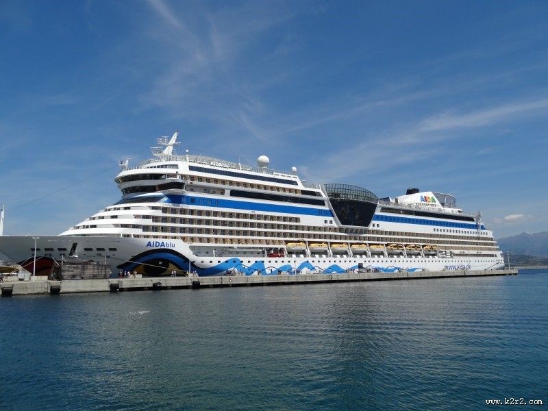 大型豪华游轮图片