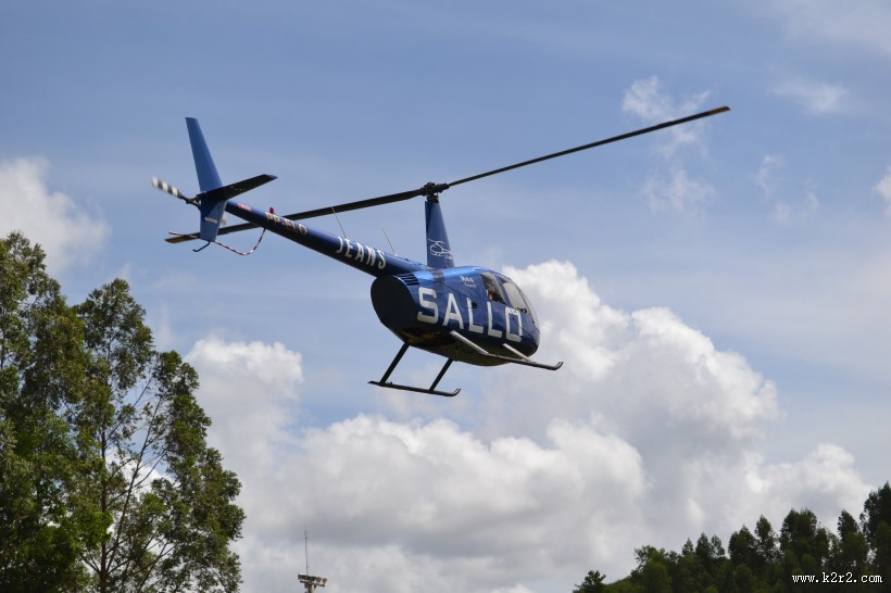 空中的直升机图片