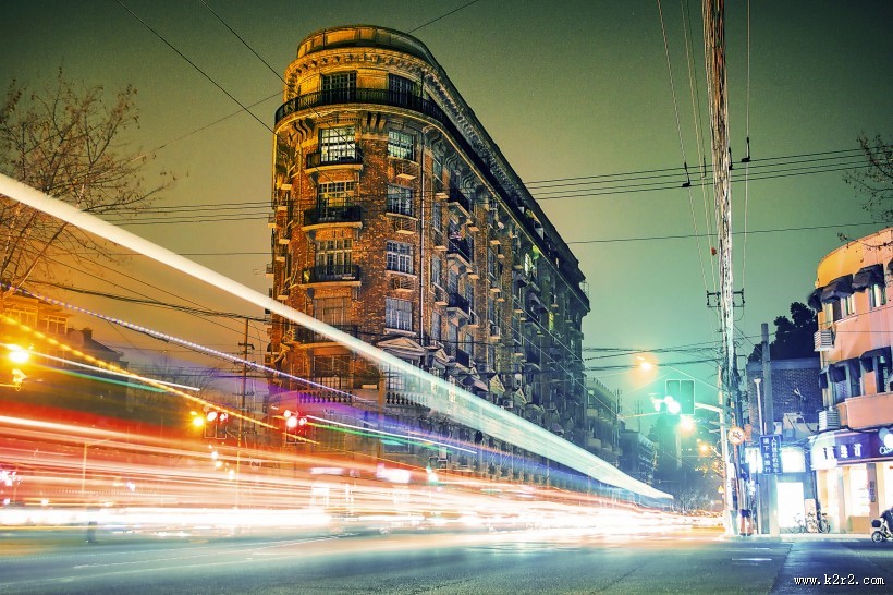 川流不息的车辆图片