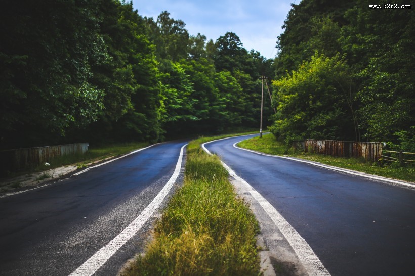 笔直平坦的公路图片大全