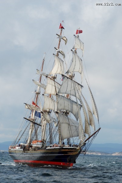 造型独特的帆船图片