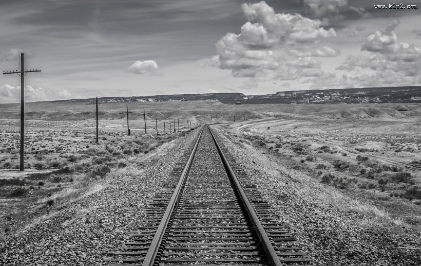 坚固的铁轨图片