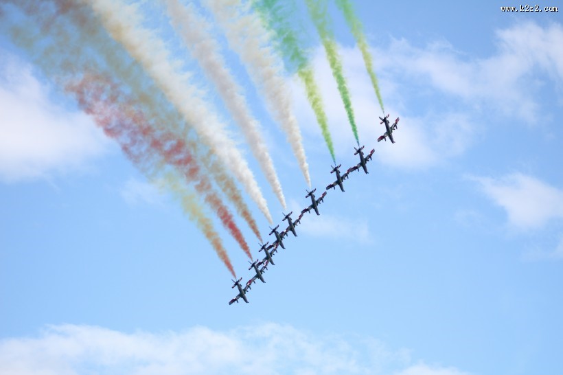 飞机飞行表演图片大全