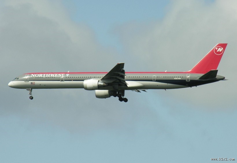 天空中的民航客机图片大全