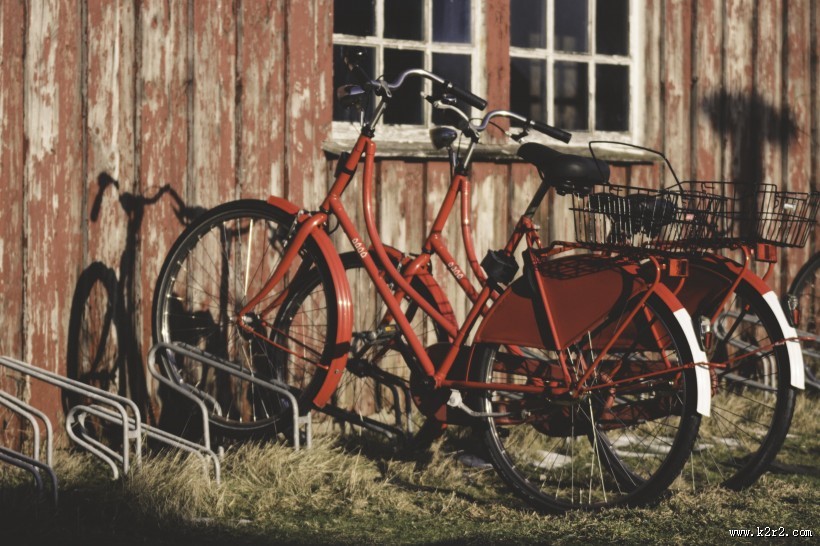 红色的自行车图片