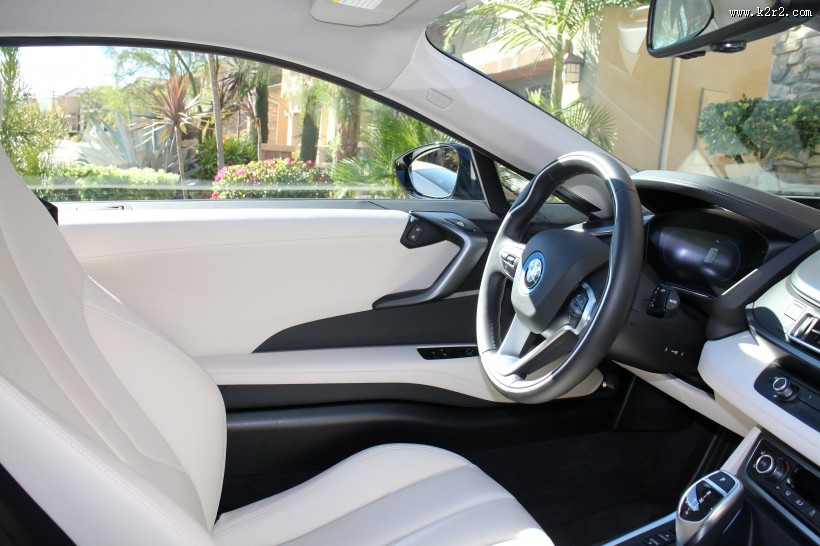 汽车的方向盘图片